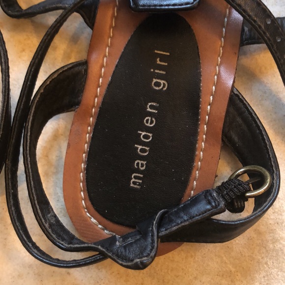 Madden Girl Leather Strap Sandals Size 9 - Picture 2 of 13